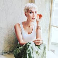 Join facebook to connect with bara polakova and others you may know. Puberta Vlasy Cesta Bara Polakova Po Valce Jak Se Natacel Klip Kaseyfoster Net