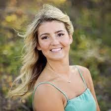 Karla Dowd's Instagram, Twitter & Facebook