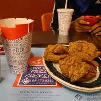 En nu is er uncle lee, de koning van korean fried chicken, en deze kippenkoning maakt het wel heel erg makkelijk om deze. Haji Mn Sir On Twitter Di Kelantan Kita Ada Pilihan Ayam Goreng Iaitu Edlee Fried Chicken Aku Dah Lama Beli Di Sini