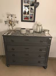 Ancienne Commode Relookee Avec Carreaux De Ciment Idee Deco Chambre Deco Chambre Relooking De Mobilier