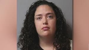 Acusan a maestra por romperle dos dedos a uno de sus alumnos de jardín de  niños, en Pflugerville, Texas