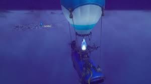 Also there was 15 people left in the 1st zone. Con Un Nuovo Esilarante Bug Di Fortnite Il Battle Bus Porta I Giocatori Fuori Dalla Mappa
