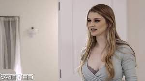 Bunny Colby Cheats With Boyfriend's Brother Before Moving In - XNXX.COM
