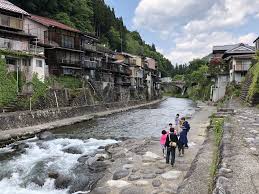 Japan - Gujo Hachiman - Fake Food, Futons & Eels - Rosie and The Operator