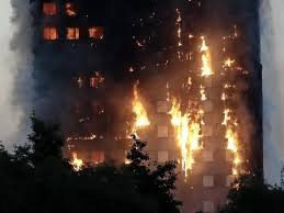 More than 20 ambulance crews were sent to the scene. Grenfell Tower Ein Jahr Nach Der Brandkatastrophe Von London