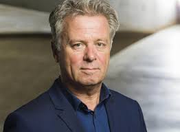 Each week lubach talks for half an hour about the news of the past week through various fragments from the media infographics and investigative. Lennart Van Der Meulen Vpro Meer Innovatie In Mediasector Mogelijk Met Mediaproductiefonds Spreekbuis Nl