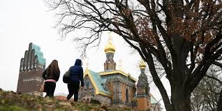 Die mathildenhöhe in darmstadt mit platanenfeld, hochzeitsturm und russische kapelle. Mathildenhohe Darmstadt Informiert Uber Unesco Bewerbung Kolner Stadt Anzeiger