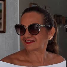 Those are so precious moments between a person and a dog.🥰