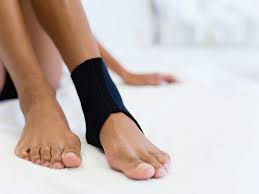 Bone, like most tissue in the body usually, it will hurt to press on it, and the pain will get progressively worse as you run on it, eventually hurting while walking or even when you're not. Identify And Treat A Metatarsal Stress Fracture