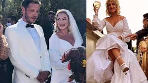 Zouganeli was born in 1983 in athens and is the daughter of yannis zouganelis and isidora sideris. Elewnora Zoyganelh Oi Leptomereies Twn Entypwsiakwn Nyfikwn Ths