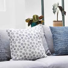 Les 100 Meilleures Images De Coussin Cushion Pillow En 2020 Relooker Un Canape Coussin Housse De Coussin