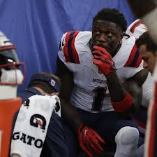 What placing A.J. Brown on IR, signing DaQuan Jones means for the Patriots