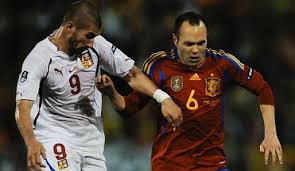 Qualifiziert haben sich die nationalmannschaften spaniens und italiens, die am sonntag. Em 2012 Qualifikation