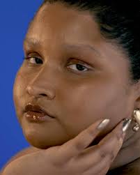 Byrdie Byrdies Nails ALoop01