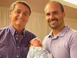 Elaine nogueira, também filiada ao pp, é suplente do senador, um dos principais líderes do centrão. Eduardo Bolsonaro Diz Ter Recebido E Mail Desejando A Morte Da Filha