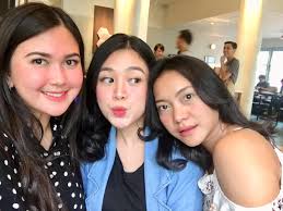 Sukses pecahkan rekor siaran terlama, kini sukses dengan bisnisnya. Gofar Hilman On Twitter Katanya Putri Tanjung Labil Nih