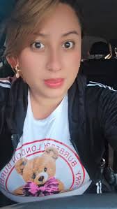 pues como docente en ejercicio te estás metiendo en problemas legales o qué  sabes bien claro que un grupo de WhatsApp no lo puede tener niños niñas y  adolescentes y tú no