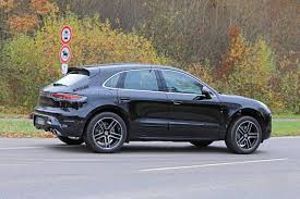 The new 2022 porsche macan is spied by car magazine uk, which details the full electric suv in the works. Porsche Macan To Receive Another Facelift For 2021 Autocar