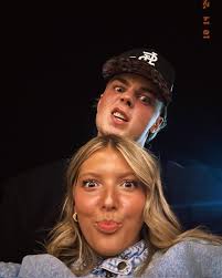 layla grayce (@laylagraycepope) • Instagram photos and videos