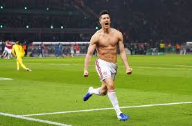 Od kilku już lat możemy chwalić się jednym z. Robert Lewandowski Macht Auch Ohne Trikot Eine Gute Figur In Unserer Bildergalerie Sehen Sie Weitere Rekordspieler Aus Der Champions League Stuttgarter Nachrichten