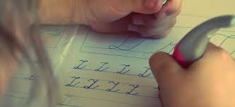 In societatea noastra, procesarea cuvintelor a luat locul corespondentei totul, de la scrierea unei scrisori la referatele pentru scoala se fac pe calculator, iar abilitatile de scris cursiv pe o scara de la 1 la 10 sunt de nota 5. Agrafia La Copii Tulburare Scris Citit Mami Si Copilul