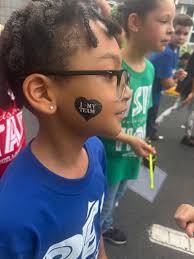 House sorting day 🖤💙💚❤️ Today, our students new to MLE were sorted into  a house! It was a day of celebration, fun, and community. A huge thank you  to our volunteers, parents,