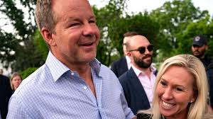 Who Is Brian Glenn? 'Real America's Voice' Host Asks Zelenskyy About Not  Wearing Suit