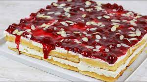 Waffeln kann so gesehen niemand widerstehen. Waffeltorte Mit Kirschgrutze Ohne Backen I Nur 10 Minuten Zubereitung Und 7 Zutaten Youtube