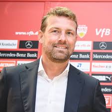 Zum greifen nach und doch so fern. Vfb Stuttgart Neuer Trainer Markus Weinzierl Vorgestellt Es Kommen Noch Zwei Weitere Coaches Hinzu Fussball