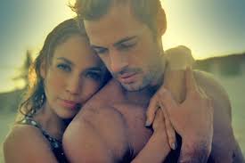 William levy appeared alongside the sultry star in the music video for i'm into you. Jennifer Lopez And William Levy Image 2828421 On Favim Com