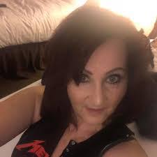 Joanne Bolster's Instagram, Twitter & Facebook