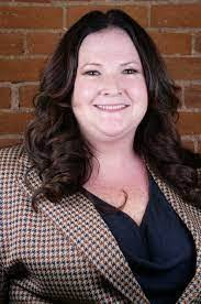 Leslie Casterline's Instagram, Twitter & Facebook