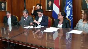 El presidente de méxico, andrés manuel lópez obrador, ofreció este lunes 21 de junio de 2021 su conferencia de prensa matutina desde palacio nacional. Conferencia De Prensa En Vivo Desde Ministerio De Salud Facebook