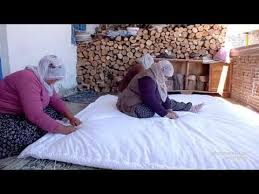 Koyde Yun Yorgan Yapimi Tum Asamalari Youtube 2020 Ev Icin Yatak Yapimi Ev Iyilestirmeleri