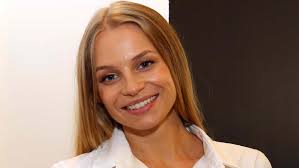 Facebook gives people the power to. Csodalatos Anyuka Iszak Eszter