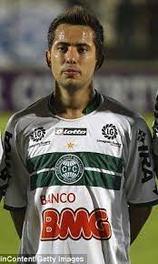 75' cambio cambio en flamengo, entra al campo michael sustituyendo a everton ribeiro. Everton Ribeiro Coritiba Futebol Clube Coritiba Futebol Coritiba Futebol