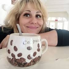 Eva Vance (@EnviosLemon)