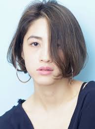 アクティブなママに shelly シェリー 風のハンサムショートボブ ボブ特集 bangs バングス ショートボブ ハンサムショート ボブ
