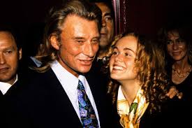 Finalement, laeticia hallyday finit par céder, et accepte l'achat d'un appartement à une condition : Johnny Hallyday Sa Belle Histoire D Amour Avec Laeticia