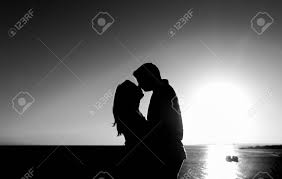 Check spelling or type a new query. Pareja Romantica En El Amor Silueta De Una Pareja De Enamorados Fotos Retratos Imagenes Y Fotografia De Archivo Libres De Derecho Image 43544368