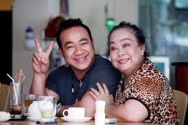 Hiếu hiền thuần hoàng hậu (chữ hán: Máº¹ Hiáº¿u Hiá»n Ä'á»™t Ngá»™t Qua Ä'á»i