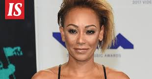 Erokohussa rypenyt laulajatar lumosi nuoren poliisin