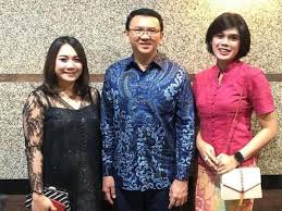 Barisan aritmetika merupakan barisan bilangan dengan pola yang tetap berdasarkan operasi penjumlahan dan pengurangan. Senyuman Ahok Di Antara Puput Dan Veronica Tan