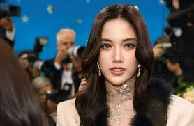 THAI and Major Cineplex Group Launch “THAI Smooth as Silk PREMIER CINEMA”  at ICON CINECONIC Mr. Sumeth Damrongchaitham, President of Thai Airways  International Public Company Limited (THAI), and Mr. Niti Pattanapakdee,  Chief