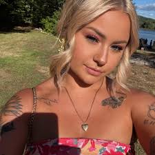 Who are some recommended photographers in Southbridge, Massachusetts?