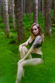 Loonakia ✨❤ on X: I released a new PPV set on my OF 🥰 The photos in this  set are really natural, sensual and fairytale like - Its just me in the