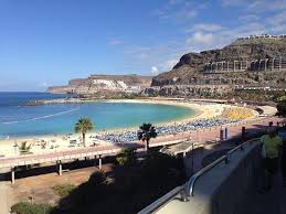 Gran canaria is located in the canary islands archipelago southeast of tenerife and west of fuerteventura.the island is of volcanic origin, mostly made of fissure vents.it has a round shape, with a diameter of approximately 50 km (31 mi) and a surface area of 1,560 km 2 (600 sq mi). Apartamentos Niza Bewertungen Fotos Preisvergleich Gran Canaria Tripadvisor