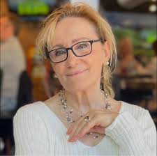 It's been over half a year of new life in Los Angeles. New home, new clinic  Revive Clinic , new friends, new challenges and life experiences. Life  between Beverly Hills, Miami, Chicago