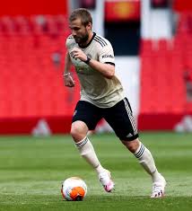 6ft 1 (185cm) preferred foot: Luke Shaw Facebook