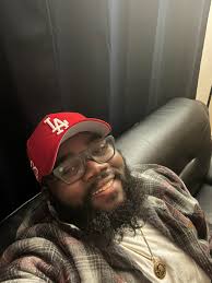 Hi, I'm Darrel, 40 years old and from East Yorkshire